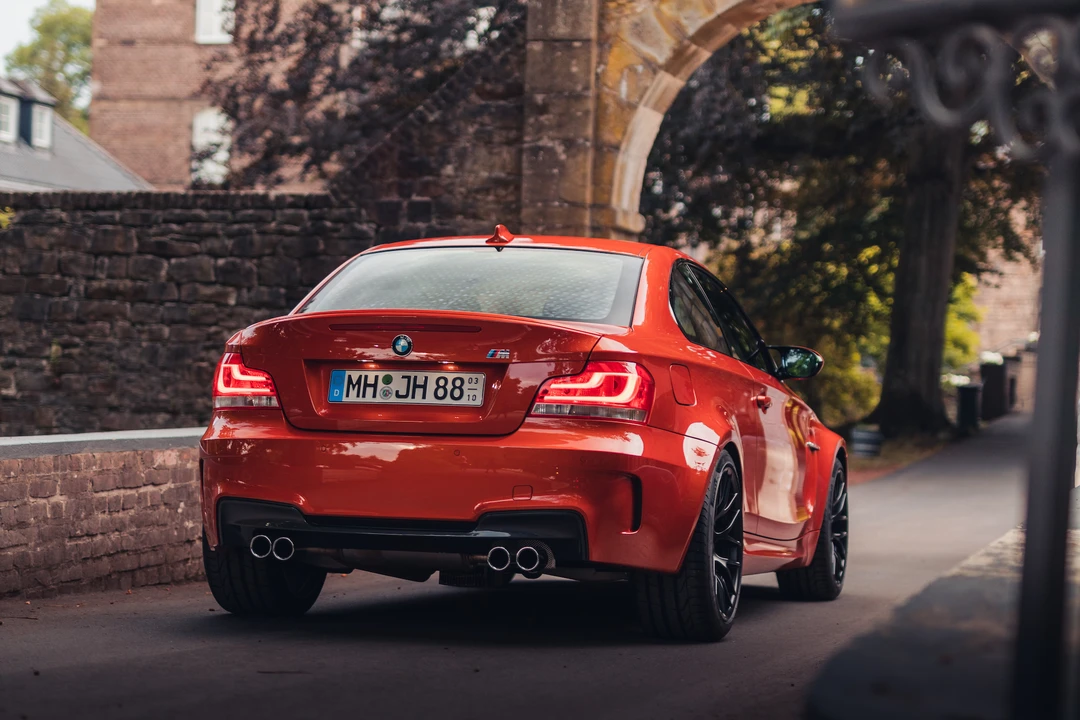 2011 BMW 1M - Image 8 of 31