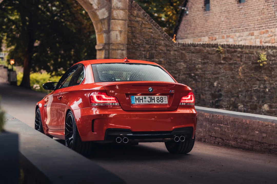 2011 BMW 1M - Image 6 of 31