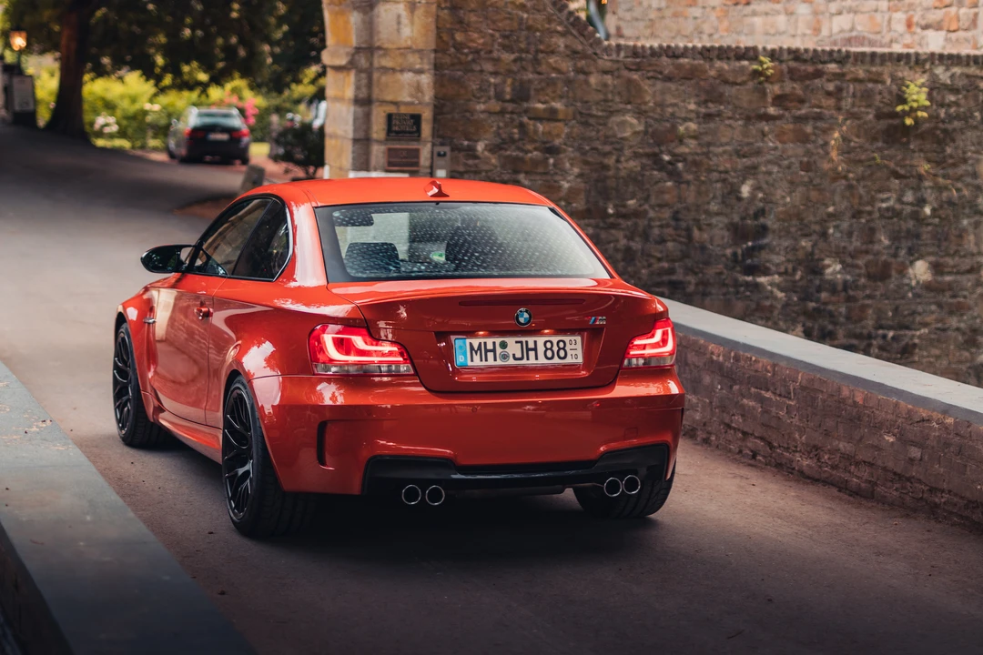 2011 BMW 1M - Image 10 of 31