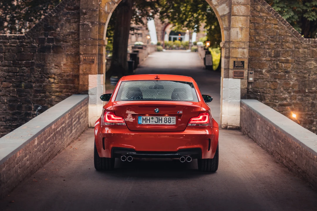 2011 BMW 1M - Image 7 of 31