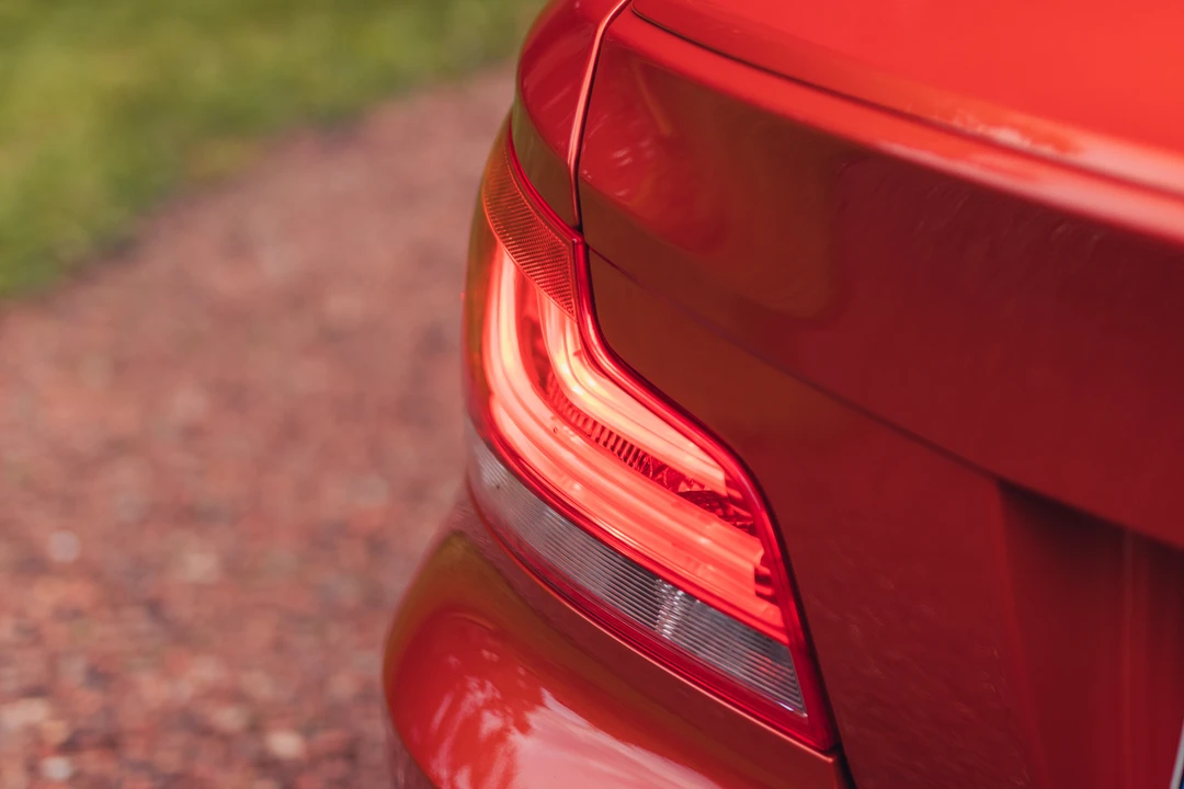 2011 BMW 1M - Image 19 of 31