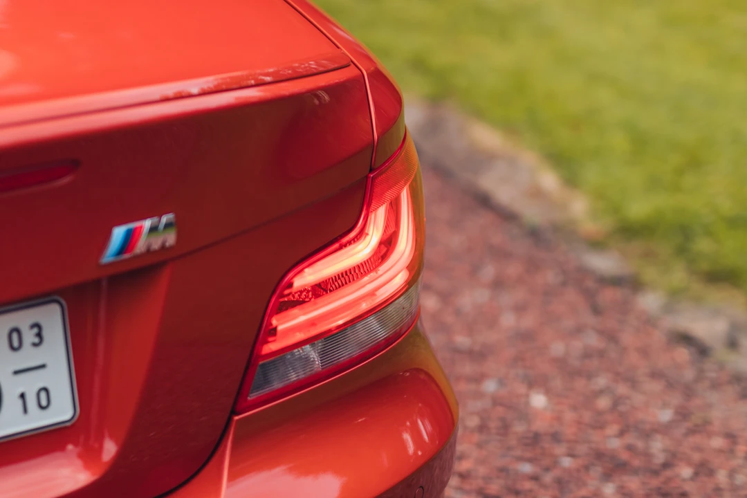 2011 BMW 1M - Image 20 of 31
