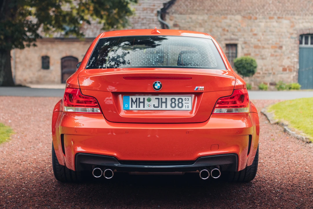 2011 BMW 1M - Image 13 of 31