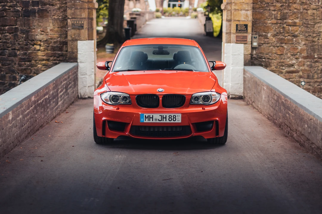 2011 BMW 1M - Image 16 of 31