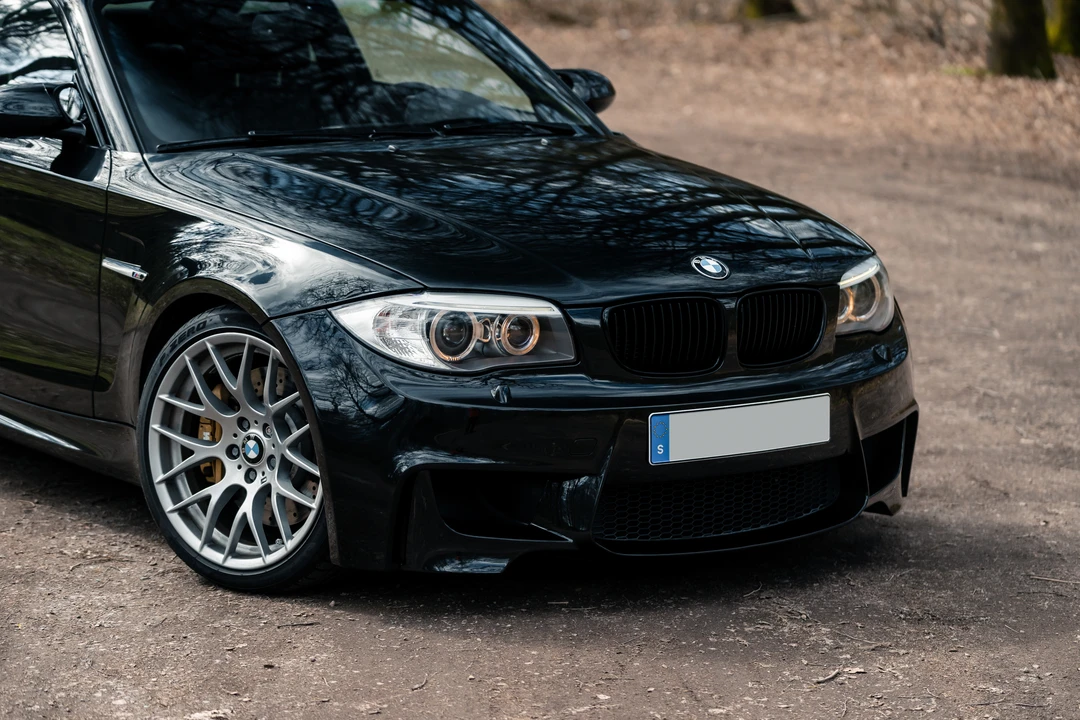 2011 BMW 1M - Image 16 of 31