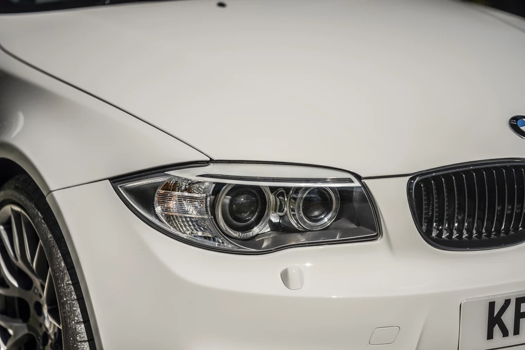 2011 BMW 1M - Image 11 of 31