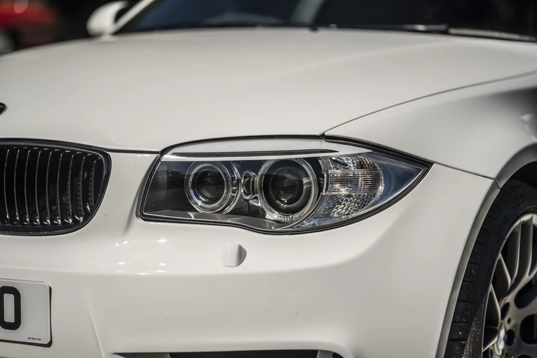 2011 BMW 1M - Image 16 of 31
