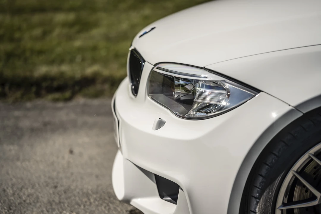 2011 BMW 1M - Image 17 of 31