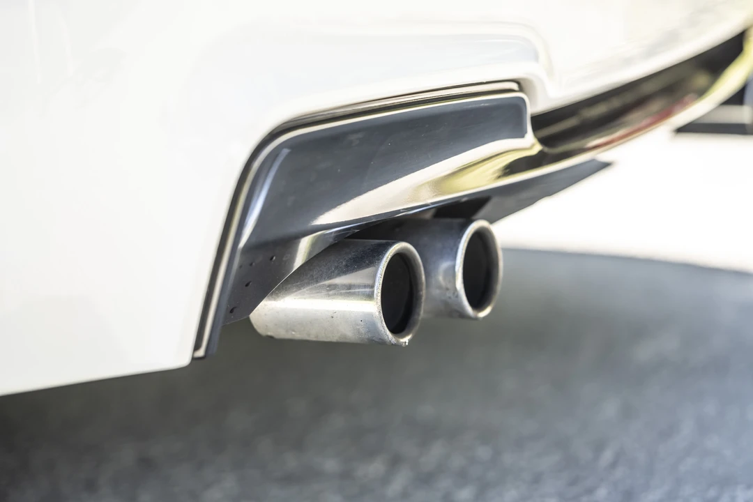2011 BMW 1M - Image 27 of 31