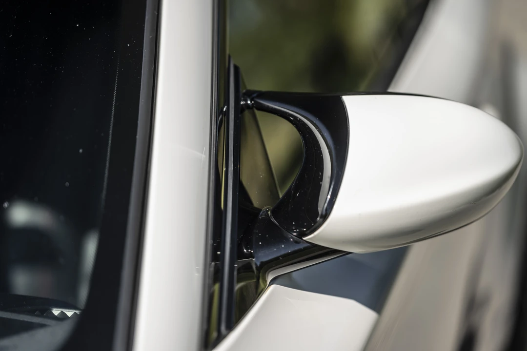 2011 BMW 1M - Image 29 of 31