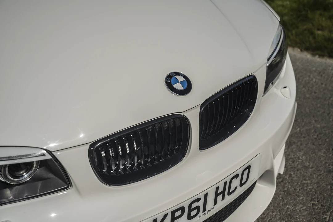 2011 BMW 1M - Image 10 of 31