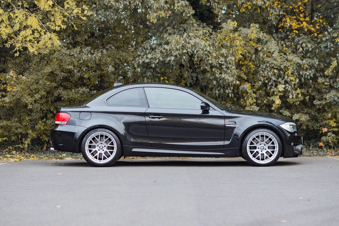 2011 BMW 1M - Image 17 of 31