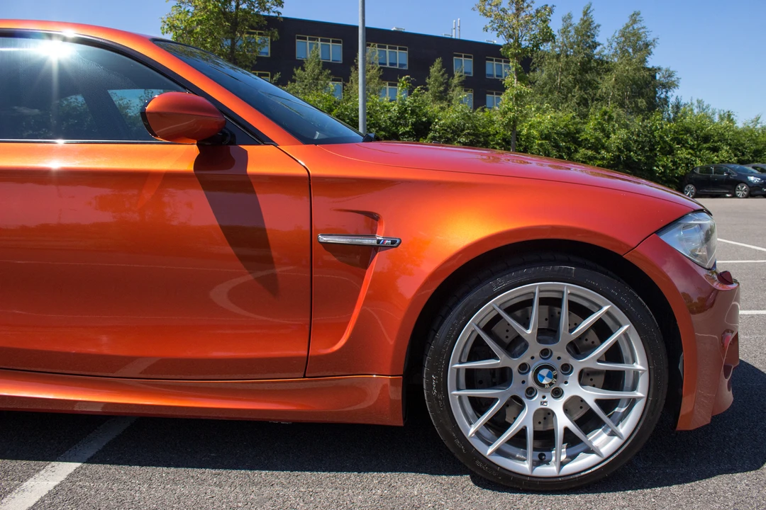 2011 BMW 1M - Image 16 of 31