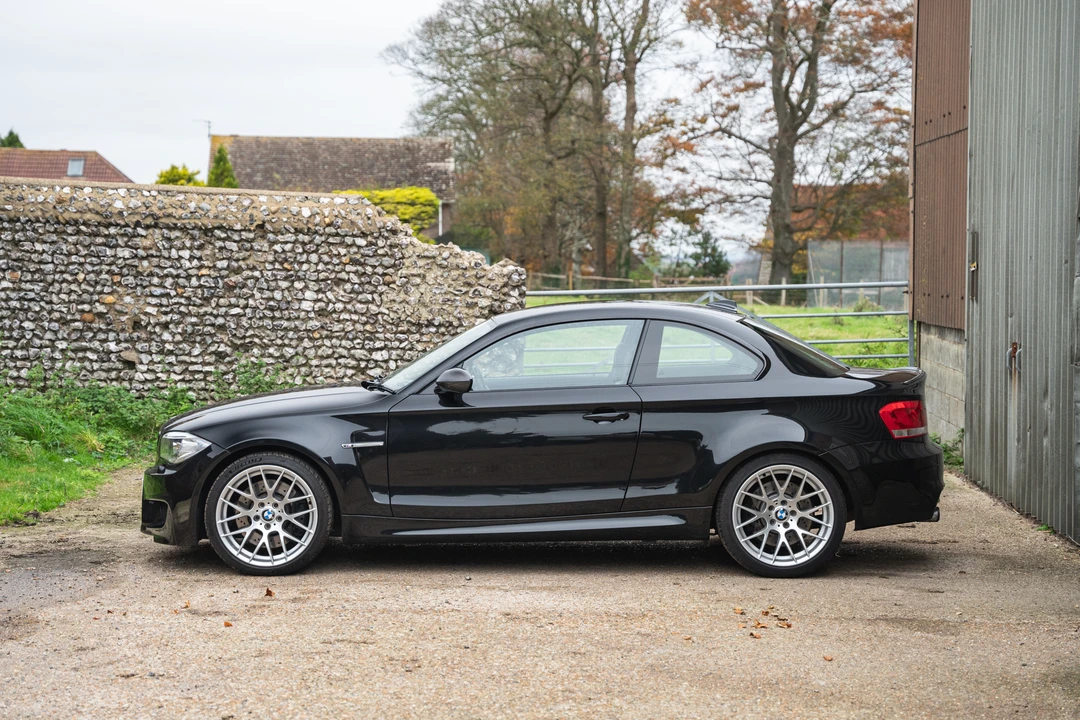 2011 BMW 1M - Image 17 of 31