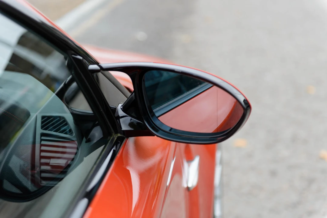 2011 BMW 1M - Image 18 of 31