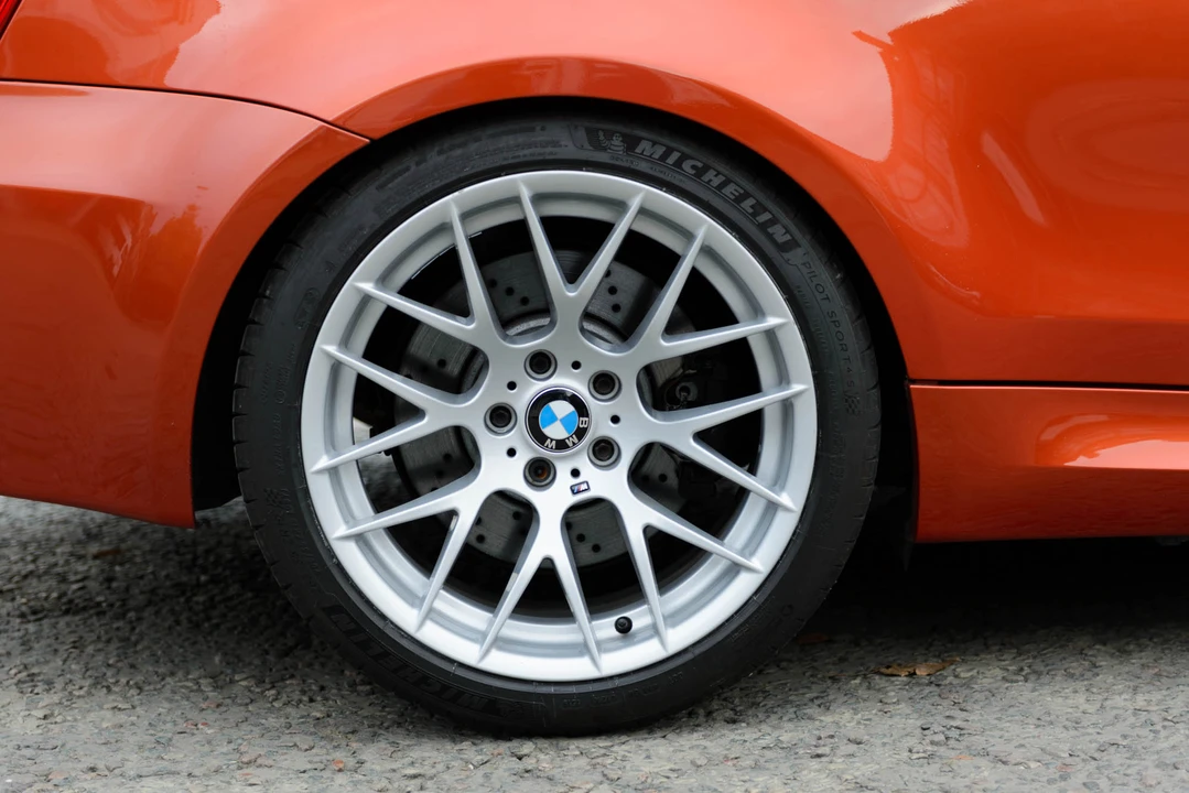 2011 BMW 1M - Image 30 of 31