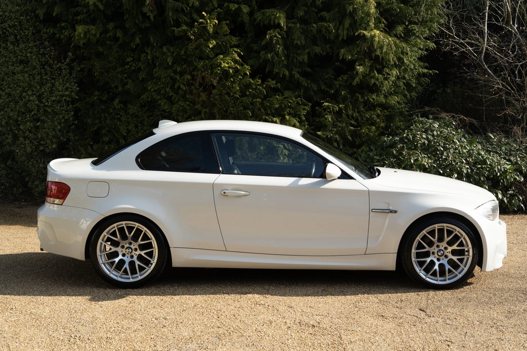 2011 BMW 1M - Image 5 of 31
