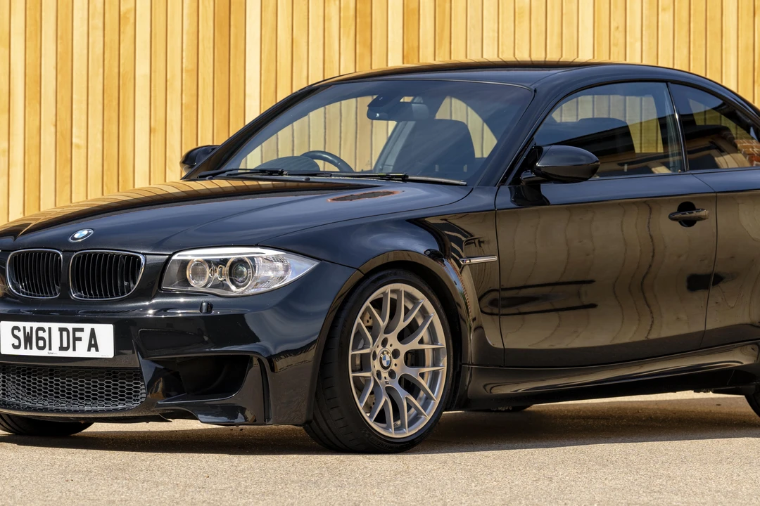 2011 BMW 1M - Image 19 of 31