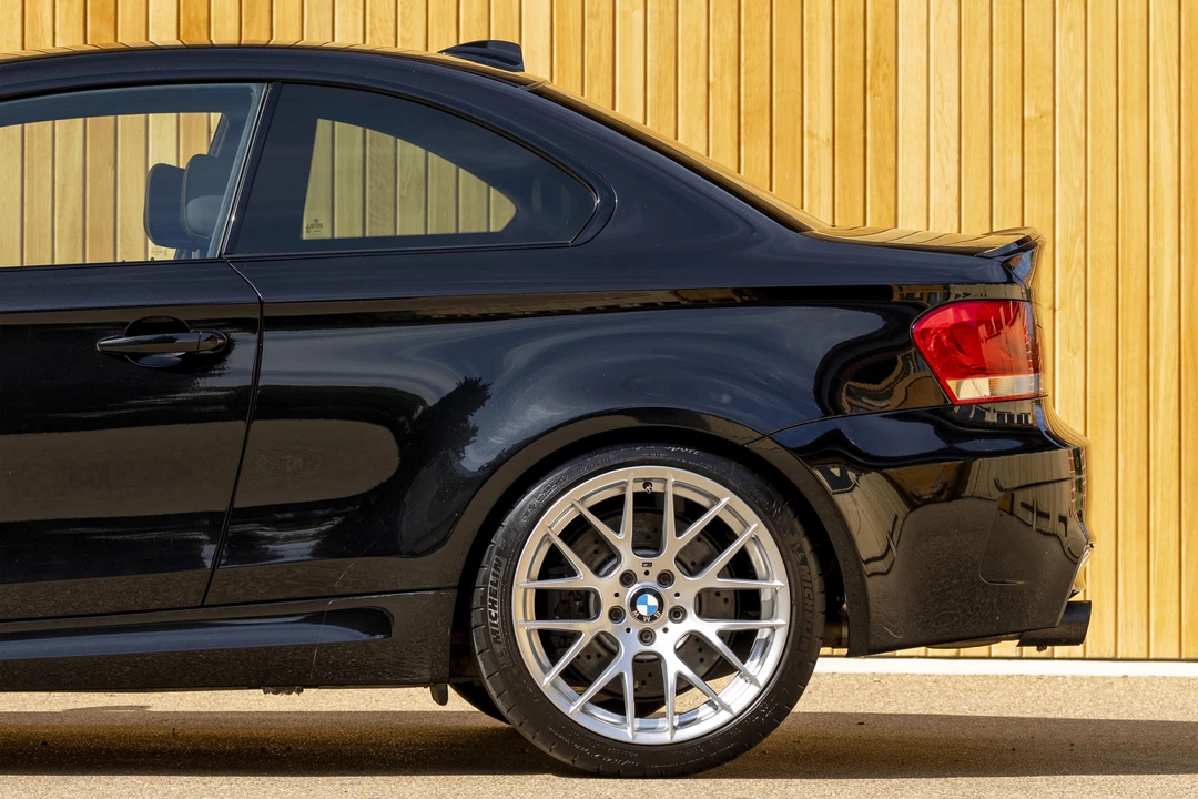 2011 BMW 1M - Image 22 of 31
