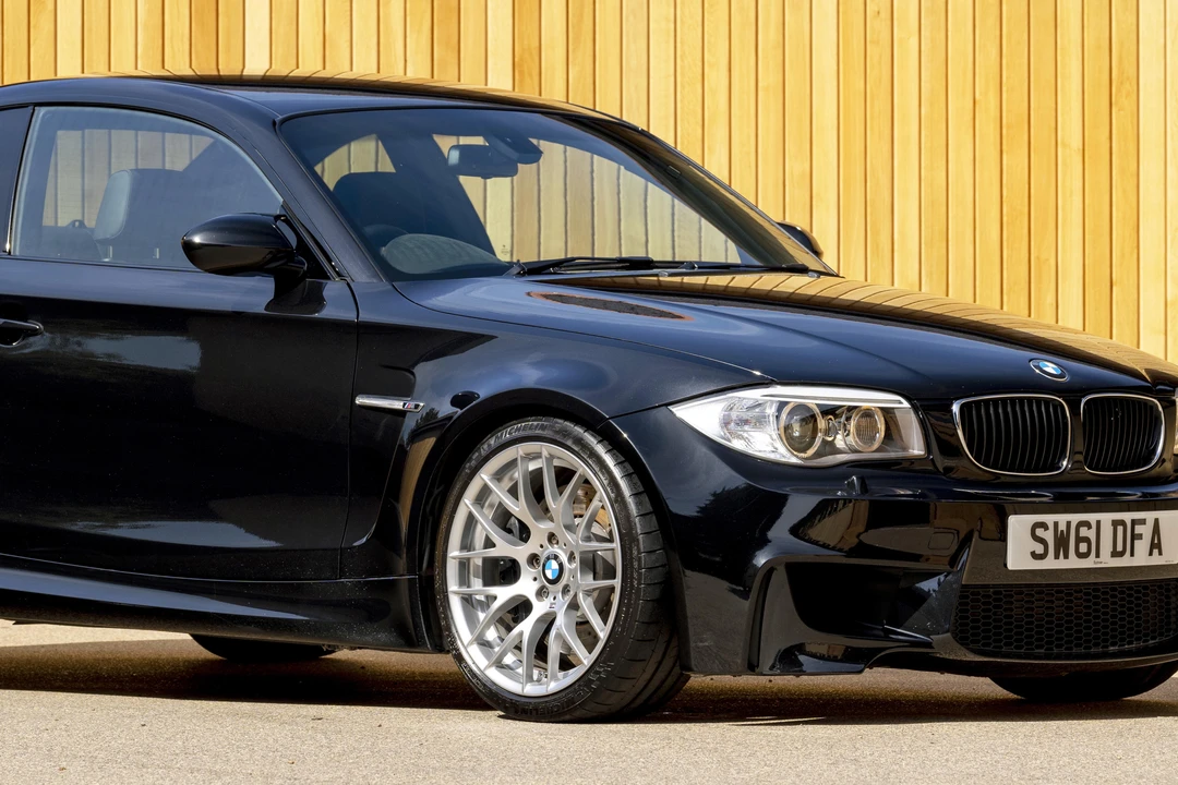 2011 BMW 1M - Image 23 of 31