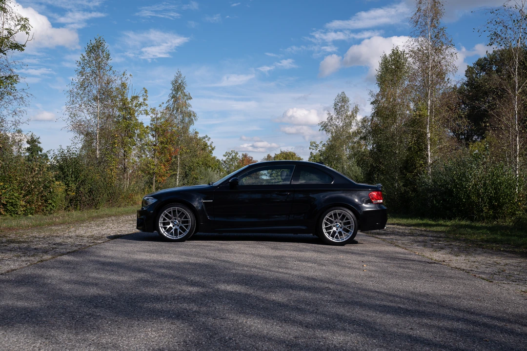2011 BMW 1M - Image 11 of 31