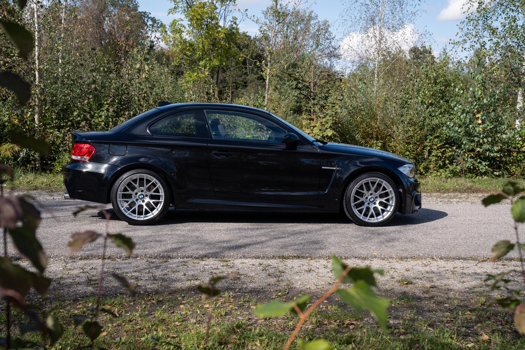 2011 BMW 1M - Image 7 of 31