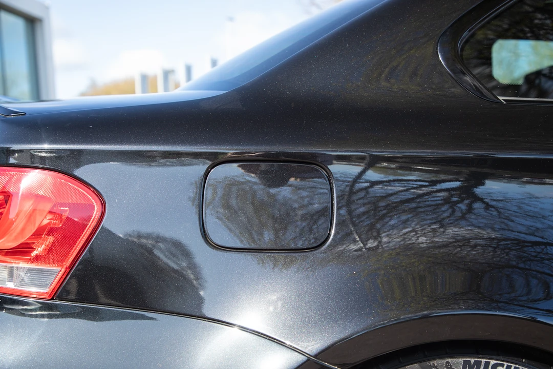 2011 BMW 1M - Image 19 of 31