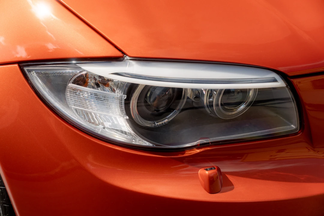 2011 BMW 1M - Image 10 of 31