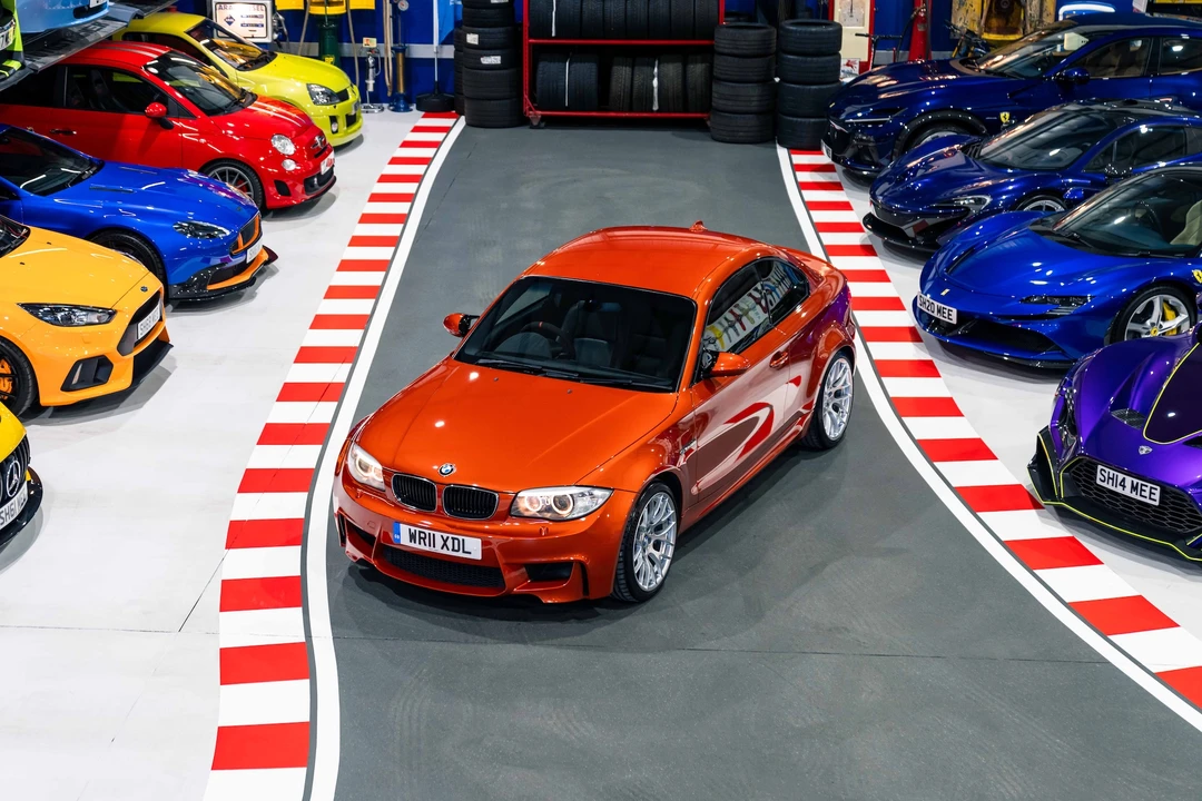 2011 BMW 1M - Image 23 of 31