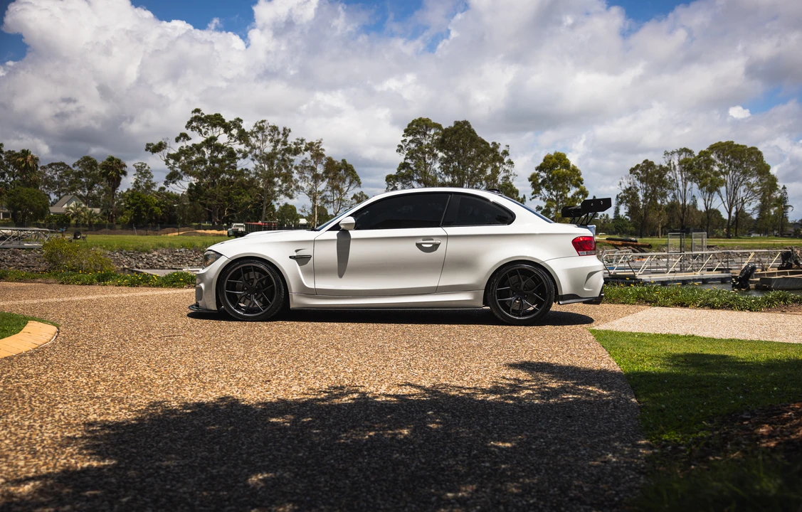 2011 BMW 1M - Image 8 of 31