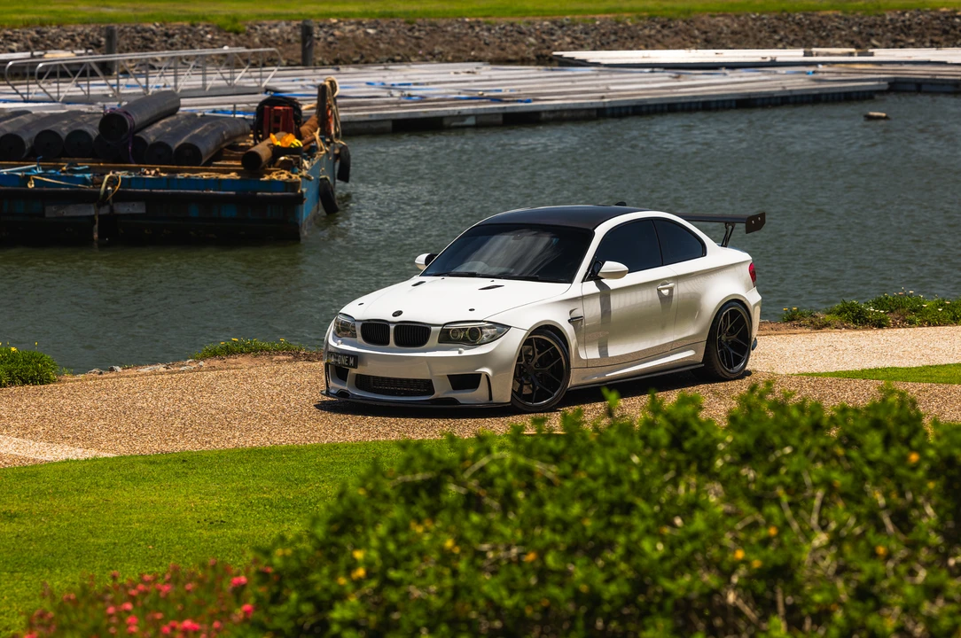 2011 BMW 1M - Image 17 of 31