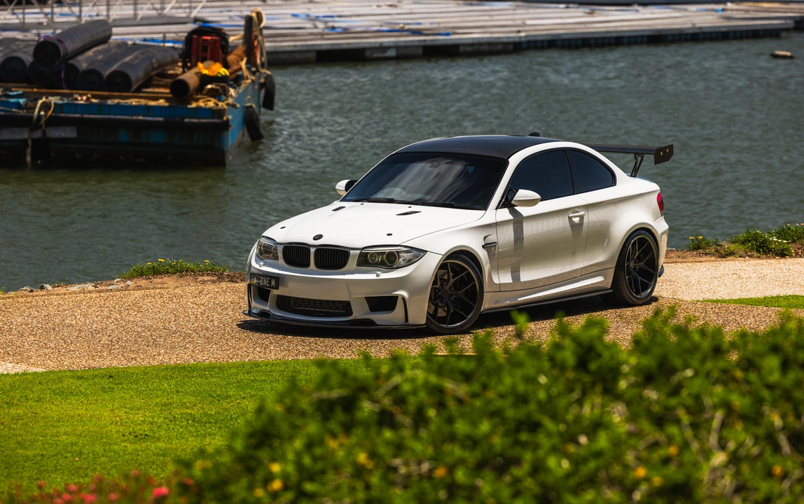 2011 BMW 1M - Image 18 of 31