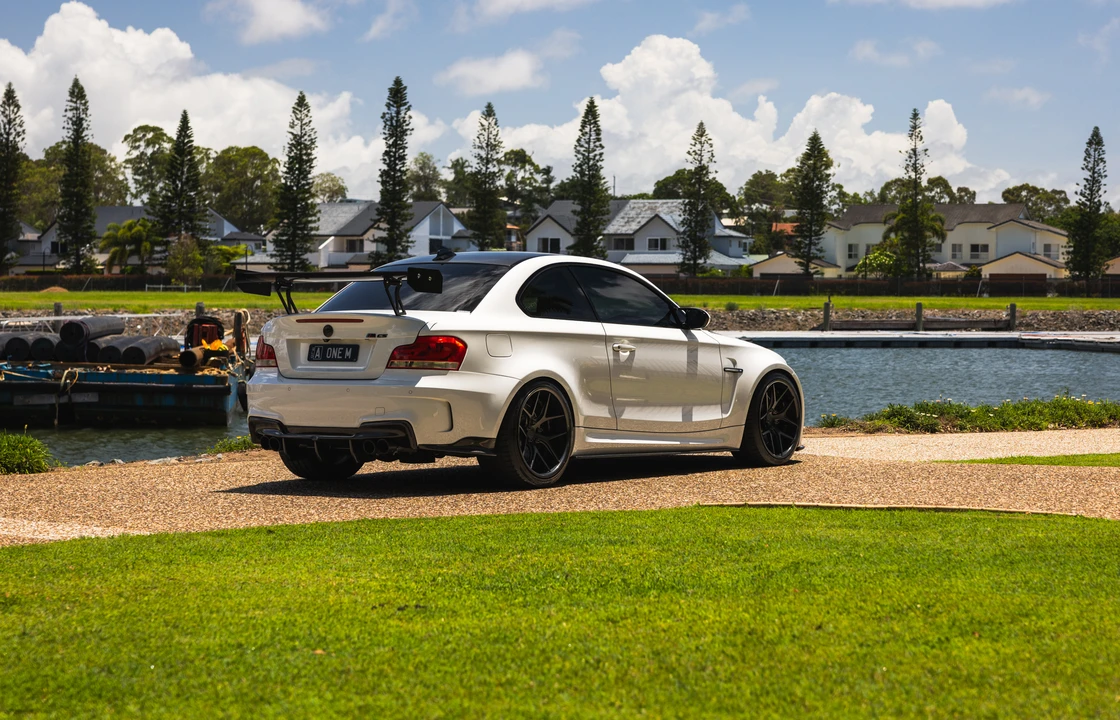 2011 BMW 1M - Image 12 of 31