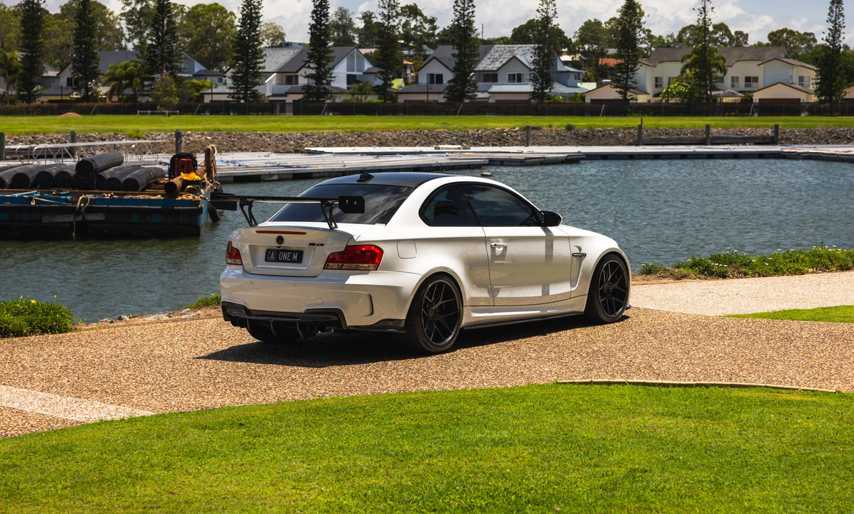 2011 BMW 1M - Image 5 of 31