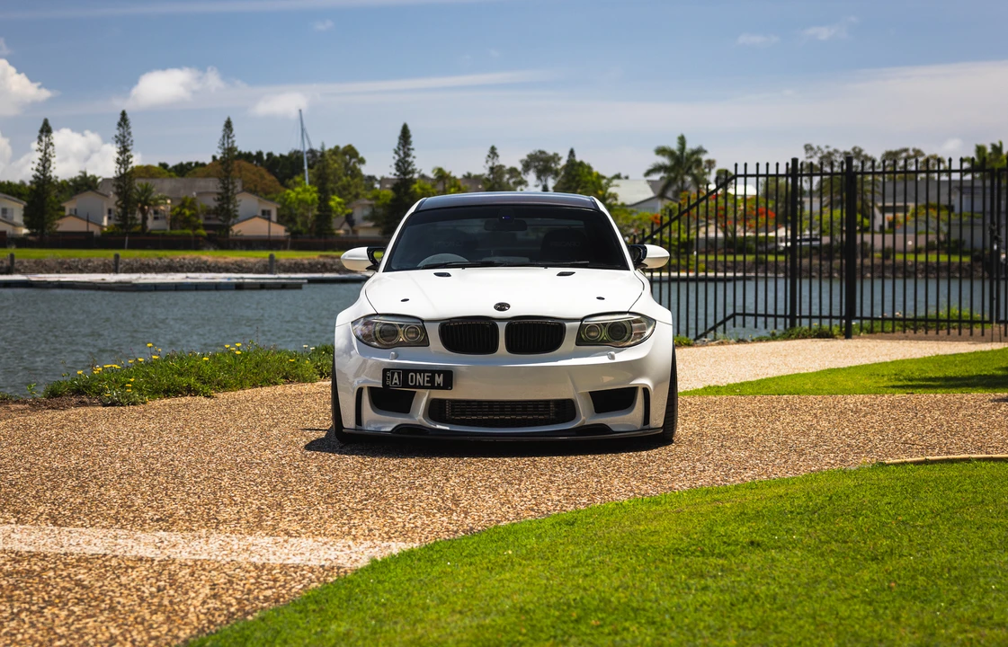 2011 BMW 1M - Image 10 of 31