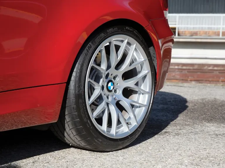 2011 BMW 1M - Image 24 of 31