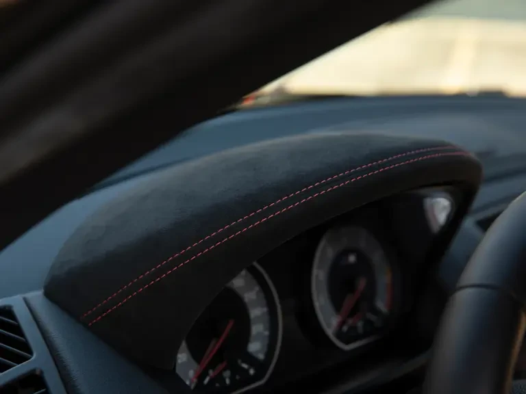 2011 BMW 1M - Image 18 of 31