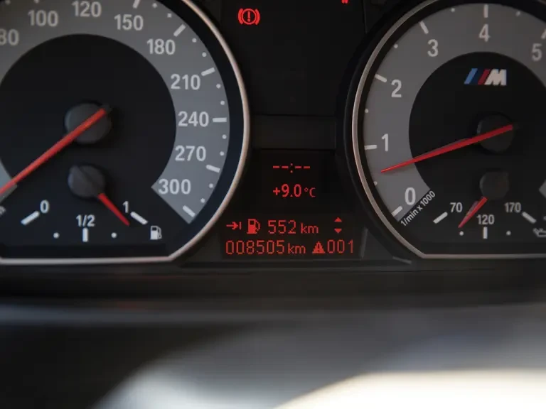 2011 BMW 1M - Image 14 of 31