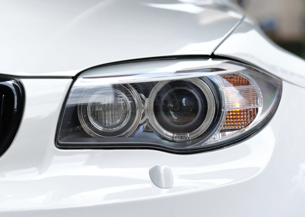 2011 BMW 1M - Image 24 of 31