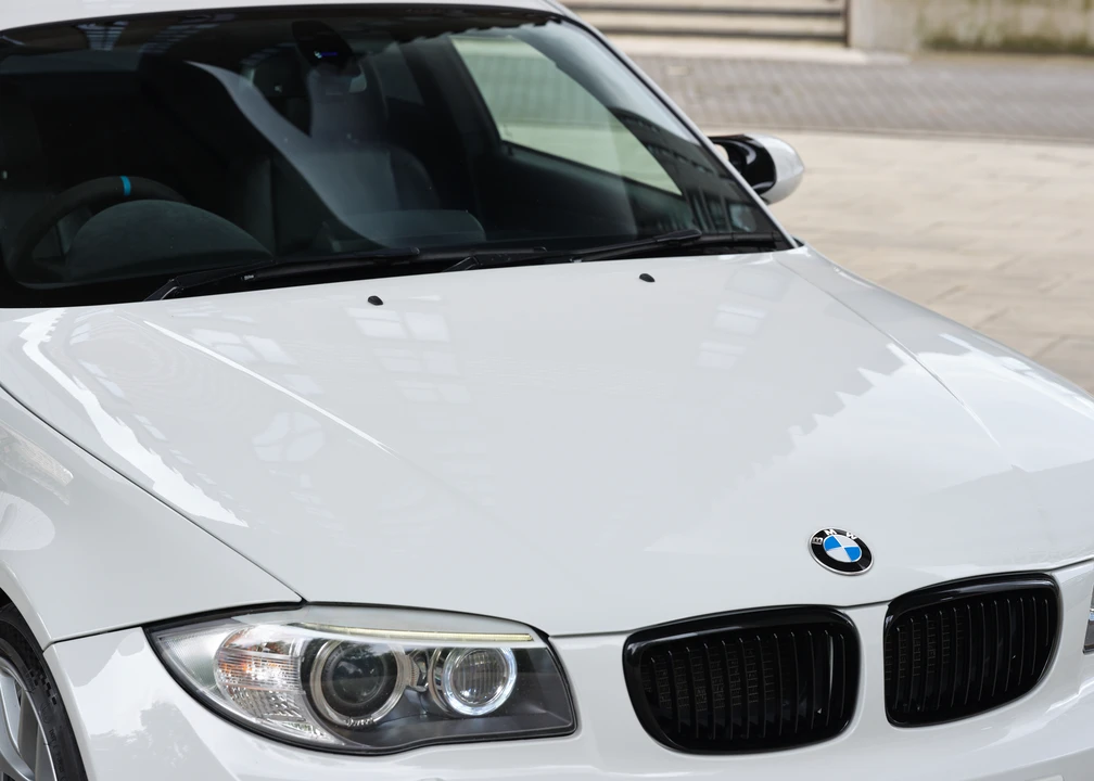 2011 BMW 1M - Image 19 of 31