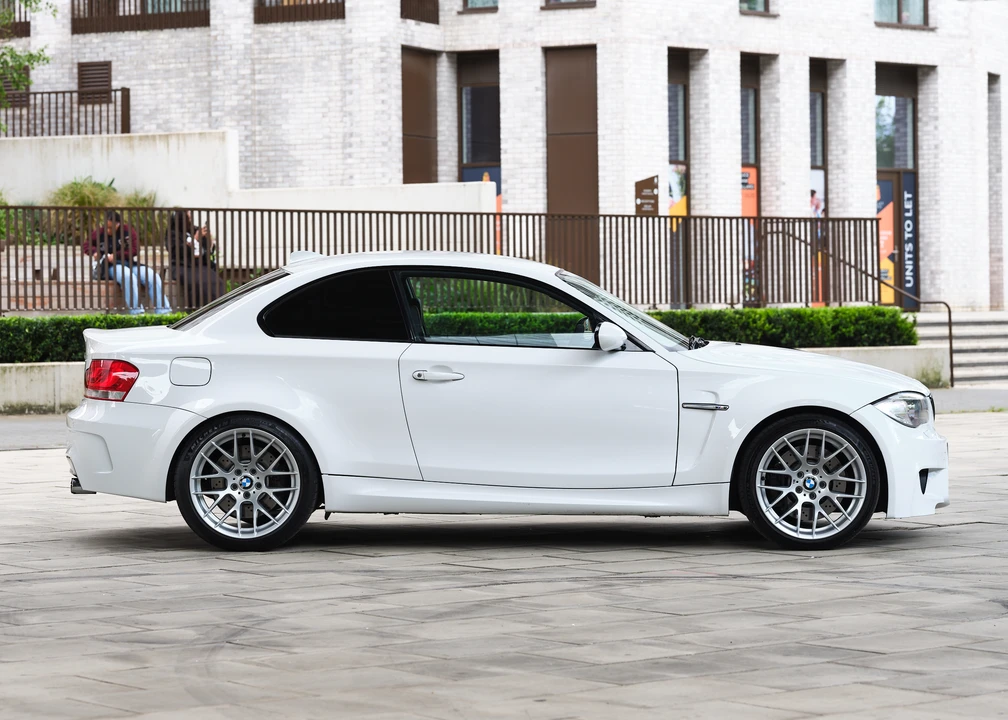 2011 BMW 1M - Image 8 of 31