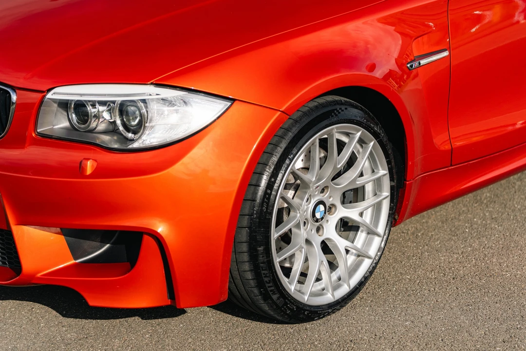 2011 BMW 1M - Image 27 of 31