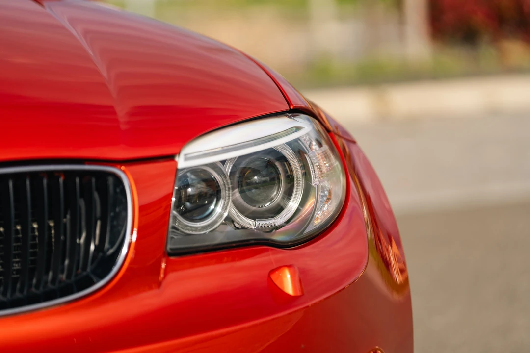 2011 BMW 1M - Image 16 of 31