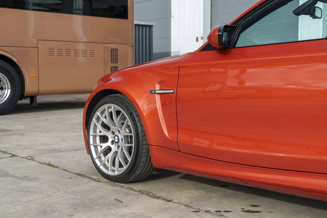 2011 BMW 1M - Image 16 of 31