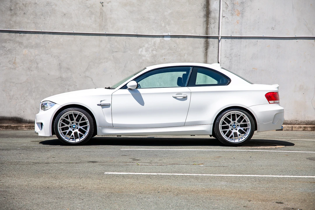 2011 BMW 1M - Image 8 of 31