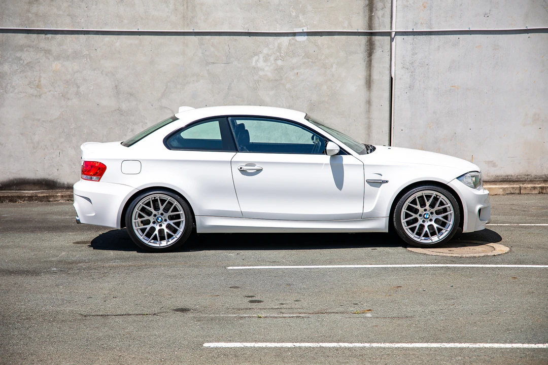 2011 BMW 1M - Image 12 of 31