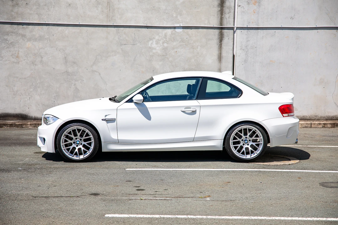 2011 BMW 1M - Image 16 of 31