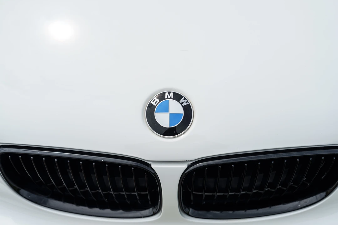 2011 BMW 1M - Image 15 of 31