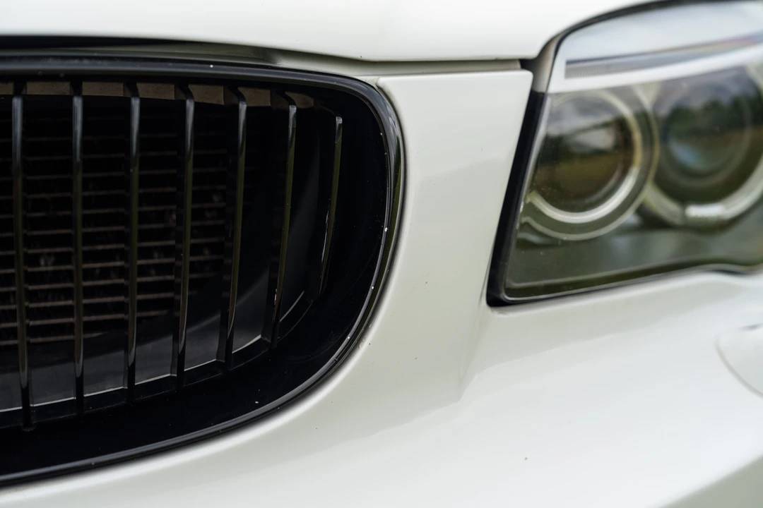 2011 BMW 1M - Image 19 of 31