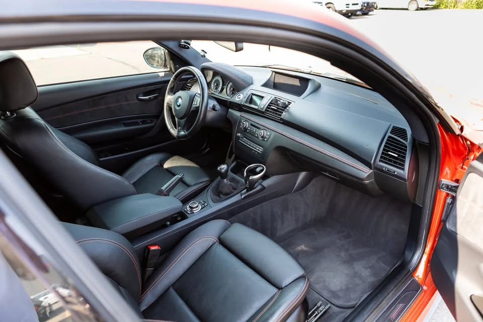 2011 BMW 1M - Image 18 of 20